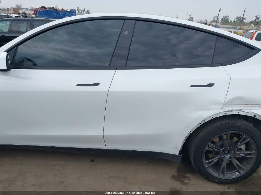2025 Tesla Model Y Long Range Dual Motor Rear-Wheel Drive VIN: 7SAYGDED7SF229073 Lot: 43692369