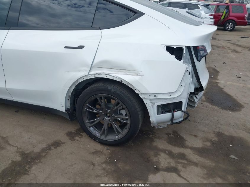 2025 Tesla Model Y Long Range Dual Motor Rear-Wheel Drive VIN: 7SAYGDED7SF229073 Lot: 43692369
