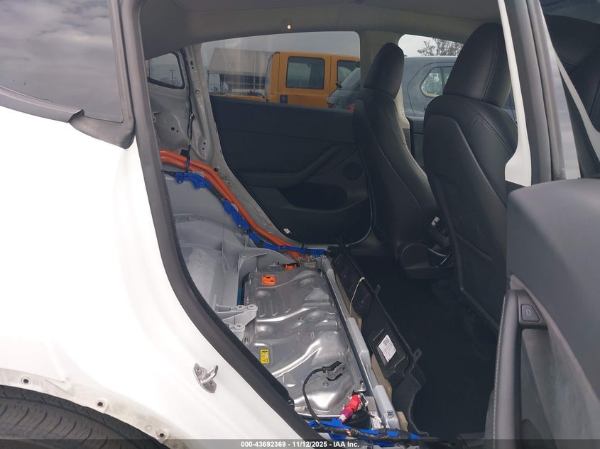 2025 Tesla Model Y Long Range Dual Motor Rear-Wheel Drive VIN: 7SAYGDED7SF229073 Lot: 43692369