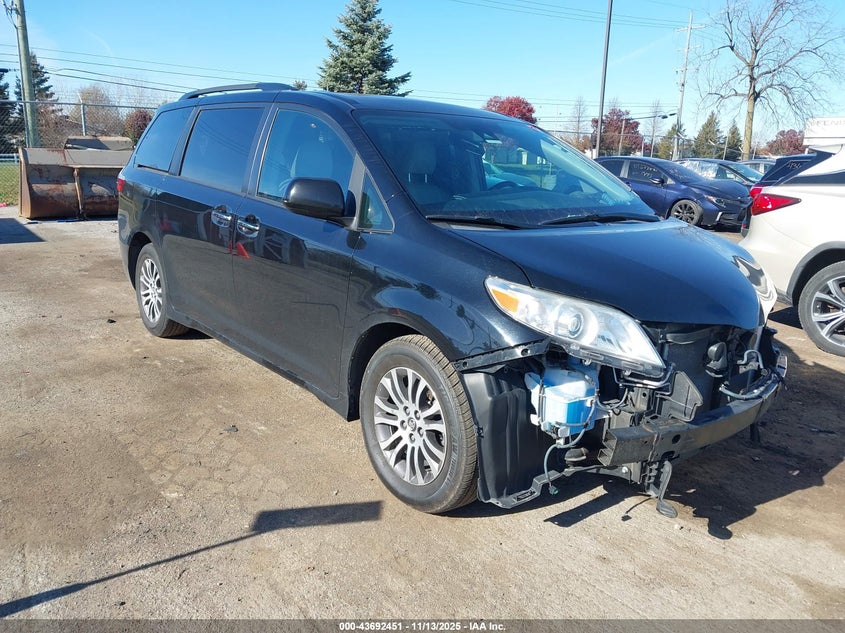 2019 TOYOTA SIENNA XLE 8 PASSENGER - 5TDYZ3DC0KS996964