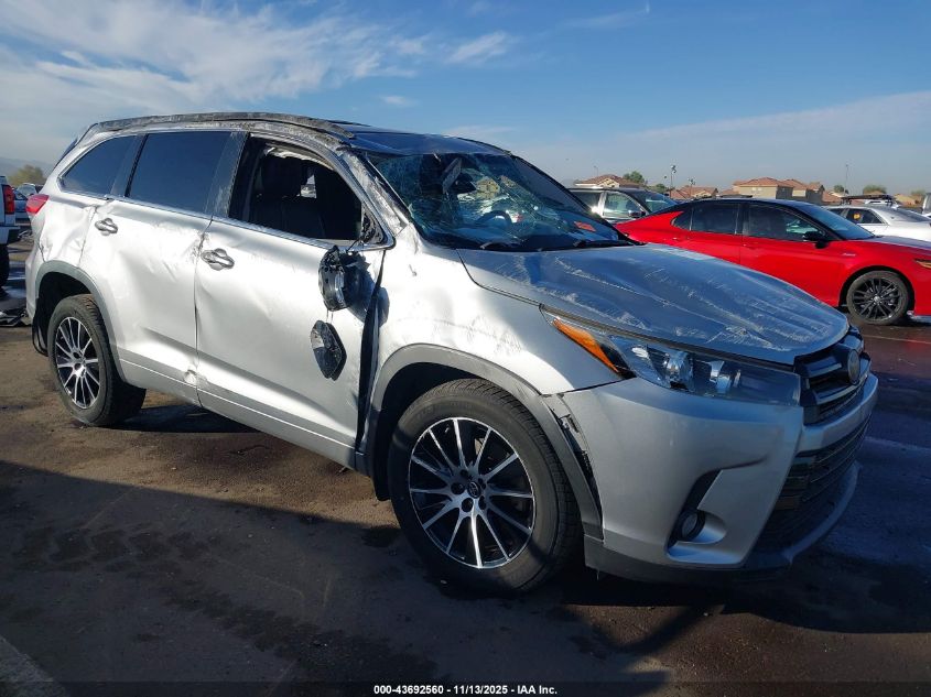 TOYOTA HIGHLANDER SE