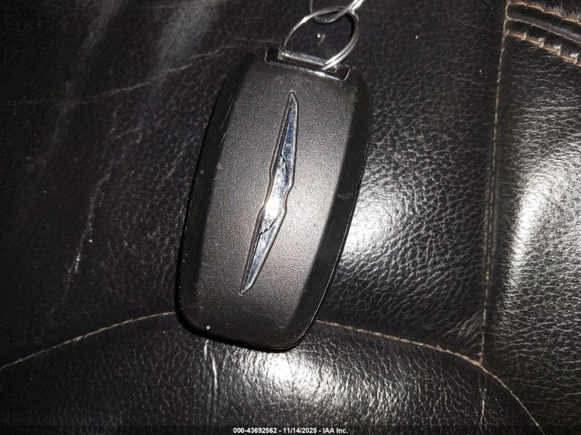 2017 Chrysler Pacifica Touring-L VIN: 2C4RC1BGXHR820375 Lot: 43692562