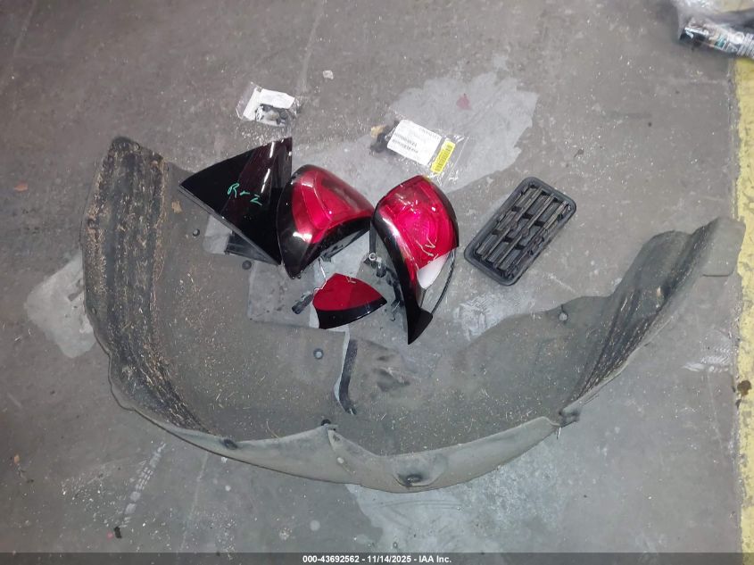 2017 Chrysler Pacifica Touring-L VIN: 2C4RC1BGXHR820375 Lot: 43692562