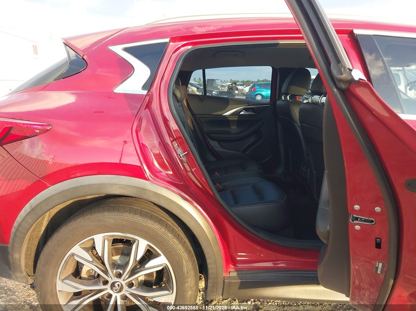 2018 Infiniti Qx30 Luxury VIN: SJKCH5CR7JA060668 Lot: 43692588