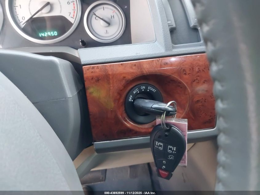 2008 Chrysler Town & Country Touring VIN: 2A8HR54PX8R624072 Lot: 43692599