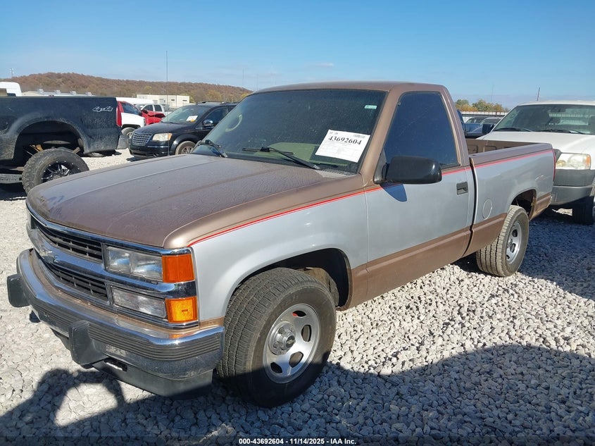 1GCEC14WXTZ104142 1996 CHEVROLET GMT-400 photo no. 2