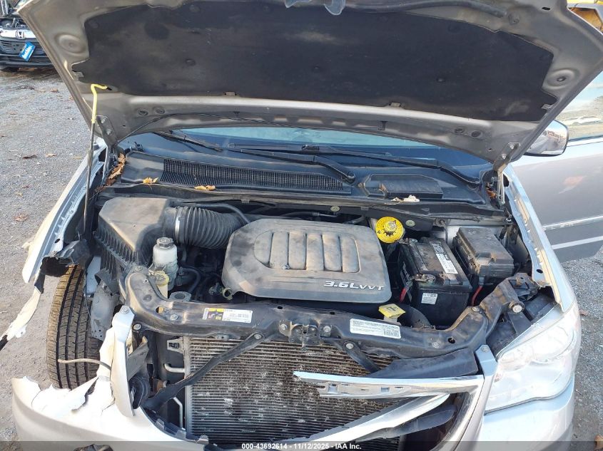 2015 Chrysler Town & Country Touring-L VIN: 2C4RC1CG5FR617700 Lot: 43692614