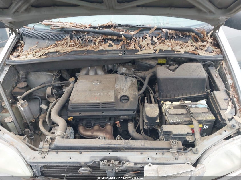 2002 Toyota Sienna Ce VIN: 4T3ZF19C92U484418 Lot: 43692618