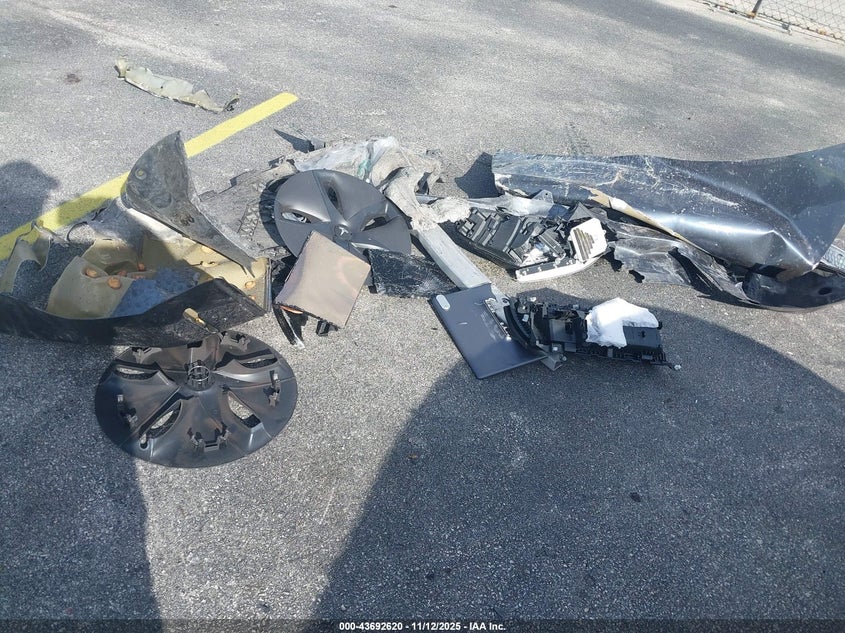 2020 Tesla Model 3 Long Range Dual Motor All-Wheel Drive VIN: 5YJ3E1EB9LF628577 Lot: 43692620