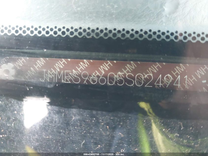 2005 Honda Civic Hybrid VIN: JHMES96605S024941 Lot: 43692708