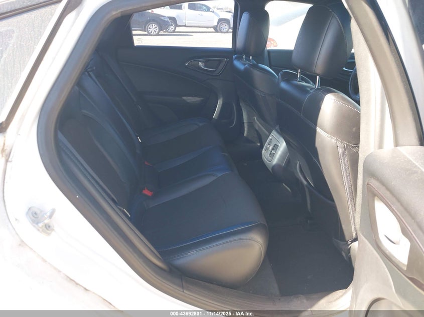 2016 Chrysler 200 S VIN: 1C3CCCBB5GN177665 Lot: 43692801