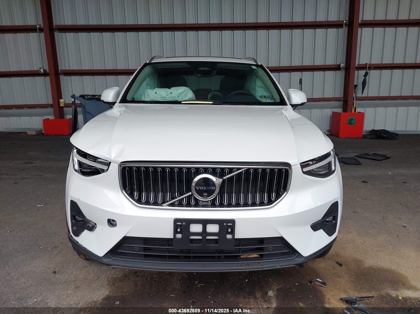 2024 Volvo Xc40 B5 Ultimate Bright Theme VIN: YV4L12UF2R2208237 Lot: 43692809
