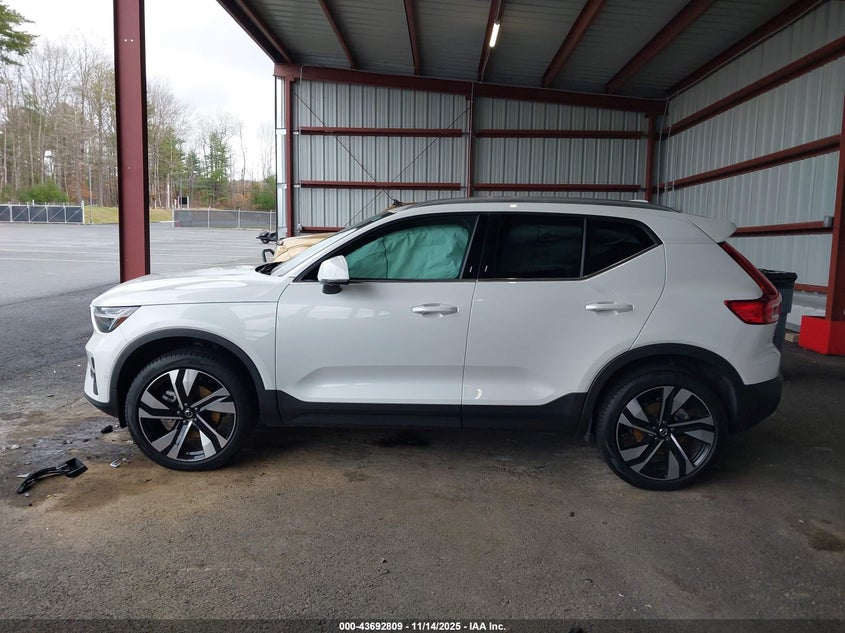 2024 Volvo Xc40 B5 Ultimate Bright Theme VIN: YV4L12UF2R2208237 Lot: 43692809