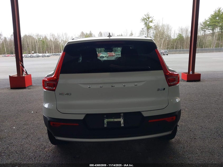 2024 Volvo Xc40 B5 Ultimate Bright Theme VIN: YV4L12UF2R2208237 Lot: 43692809