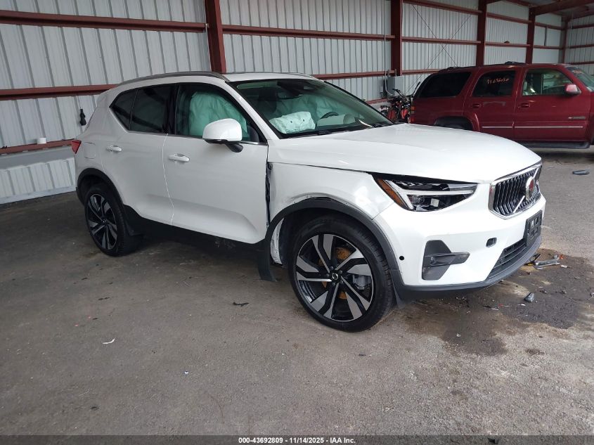 VOLVO XC40 B5 ULTIMATE BRIGHT THEME