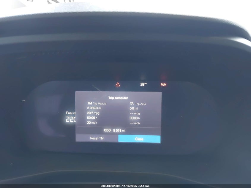 2024 Volvo Xc40 B5 Ultimate Bright Theme VIN: YV4L12UF2R2208237 Lot: 43692809