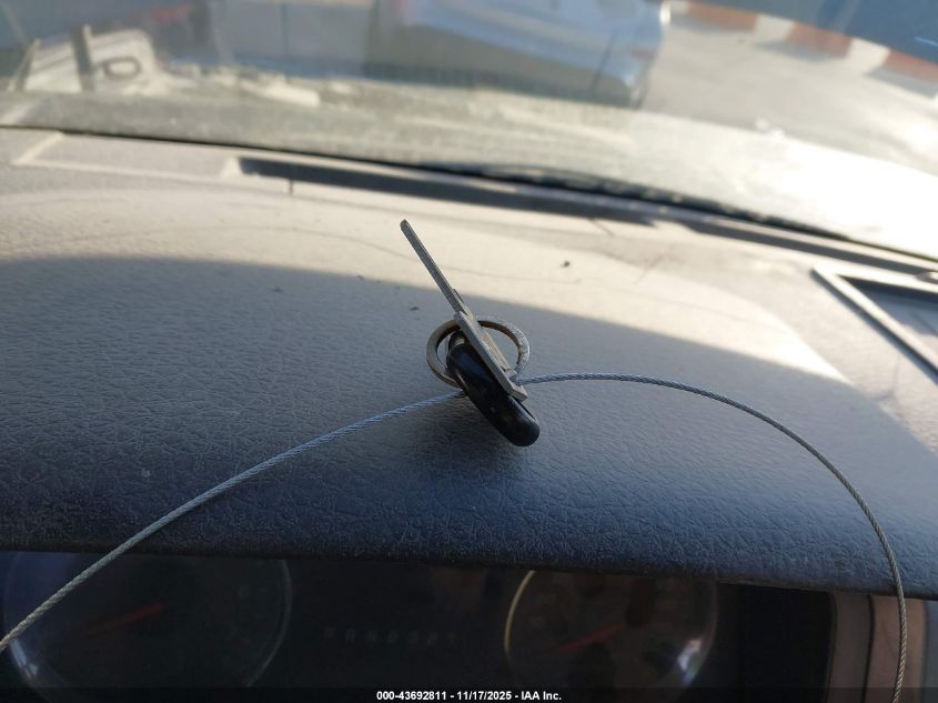 2010 Ford F-150 Xl/Xlt VIN: 1FTEW1E82AFB33611 Lot: 43692811