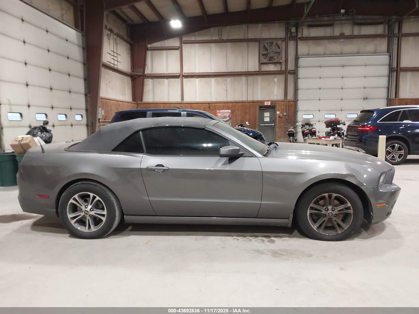 2013 Ford Mustang V6 Premium VIN: 1ZVBP8EM0D5250164 Lot: 43692836