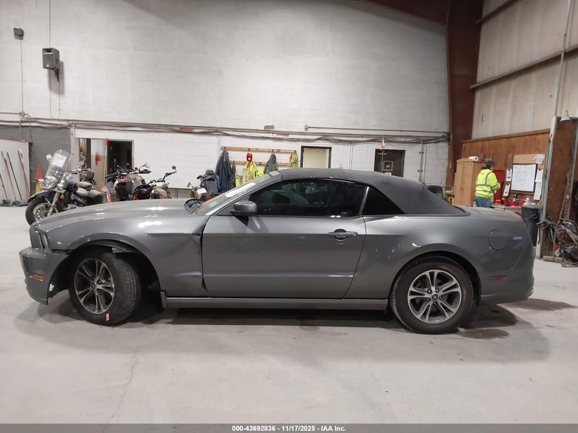 2013 Ford Mustang V6 Premium VIN: 1ZVBP8EM0D5250164 Lot: 43692836