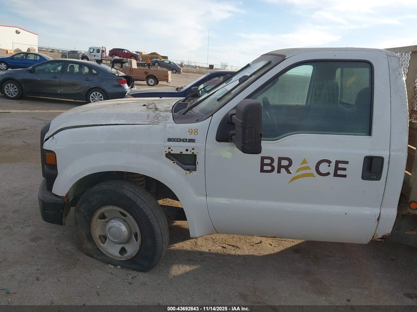 2008 Ford F-250 Xl/Xlt VIN: 1FTNF20528ED05784 Lot: 43692843