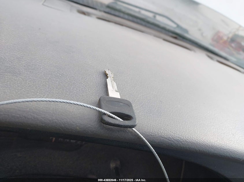 2002 Ford E-350 Super Duty Xl/Xlt VIN: 1FBSS31L42HB06487 Lot: 43692846