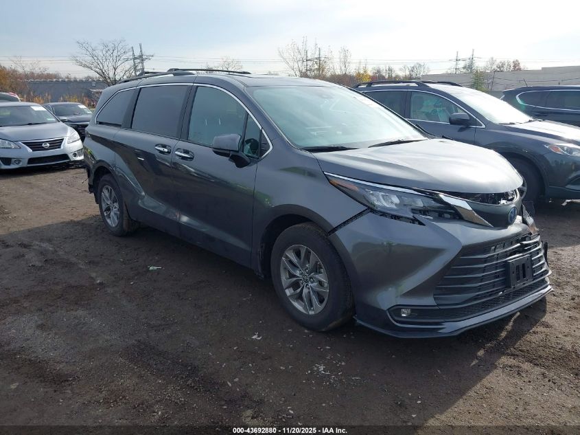 TOYOTA SIENNA XLE