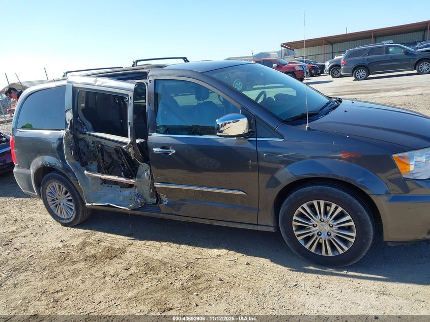 2015 Chrysler Town & Country Touring-L VIN: 2C4RC1CG0FR638650 Lot: 43692906