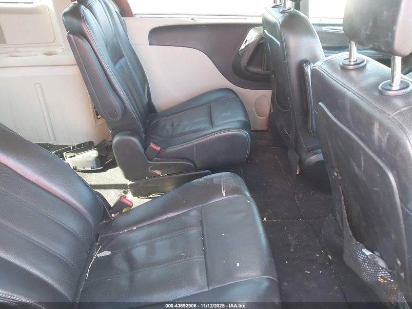 2015 Chrysler Town & Country Touring-L VIN: 2C4RC1CG0FR638650 Lot: 43692906