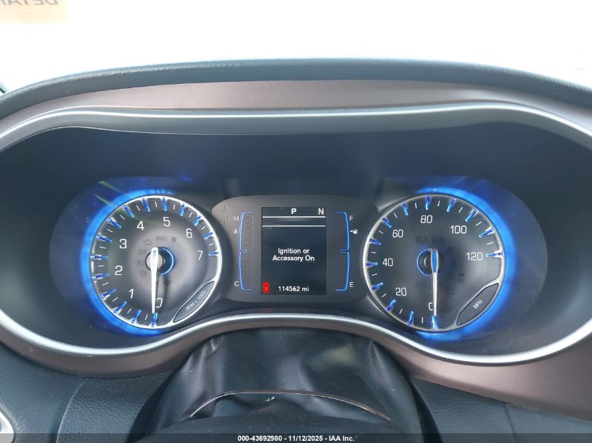 2018 Chrysler Pacifica Touring L VIN: 2C4RC1BG4JR353508 Lot: 43692980