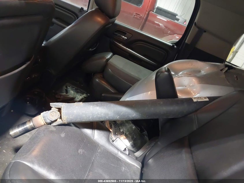 2013 GMC Yukon Xl 1500 Denali VIN: 1GKS2MEF1DR272988 Lot: 43692985