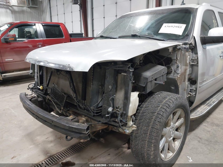 2013 GMC Yukon Xl 1500 Denali VIN: 1GKS2MEF1DR272988 Lot: 43692985