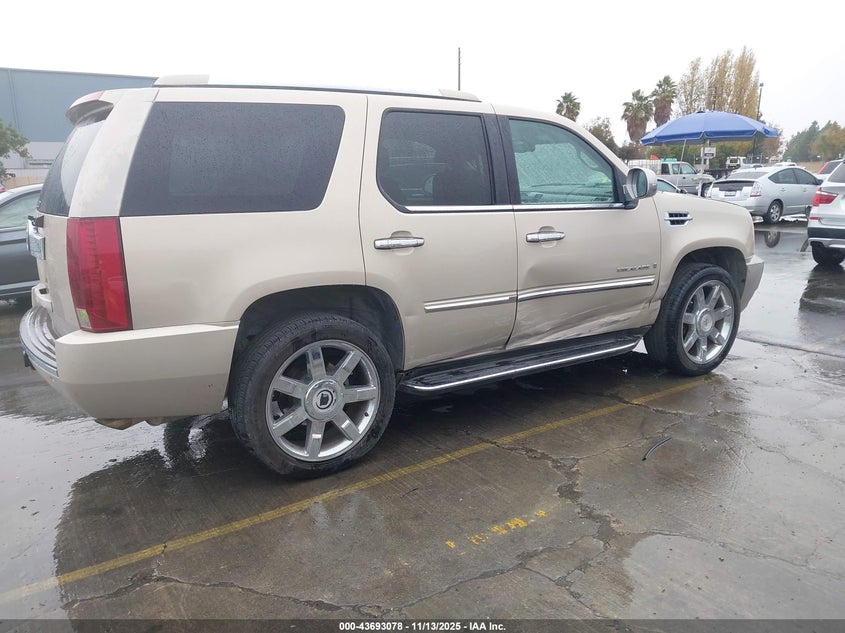 2007 Cadillac Escalade Standard VIN: 1GYFK63897R300533 Lot: 43693078