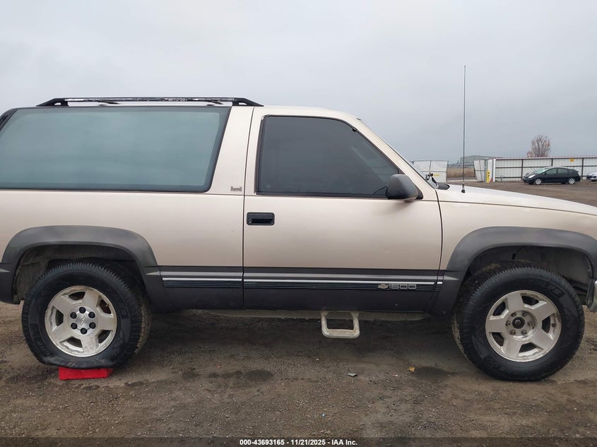1992 Chevrolet Blazer K1500 VIN: 1GNEK18K6NJ340208 Lot: 43693165