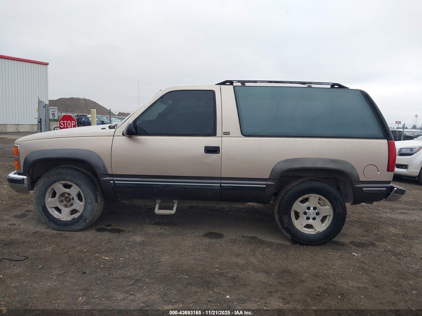 1992 Chevrolet Blazer K1500 VIN: 1GNEK18K6NJ340208 Lot: 43693165
