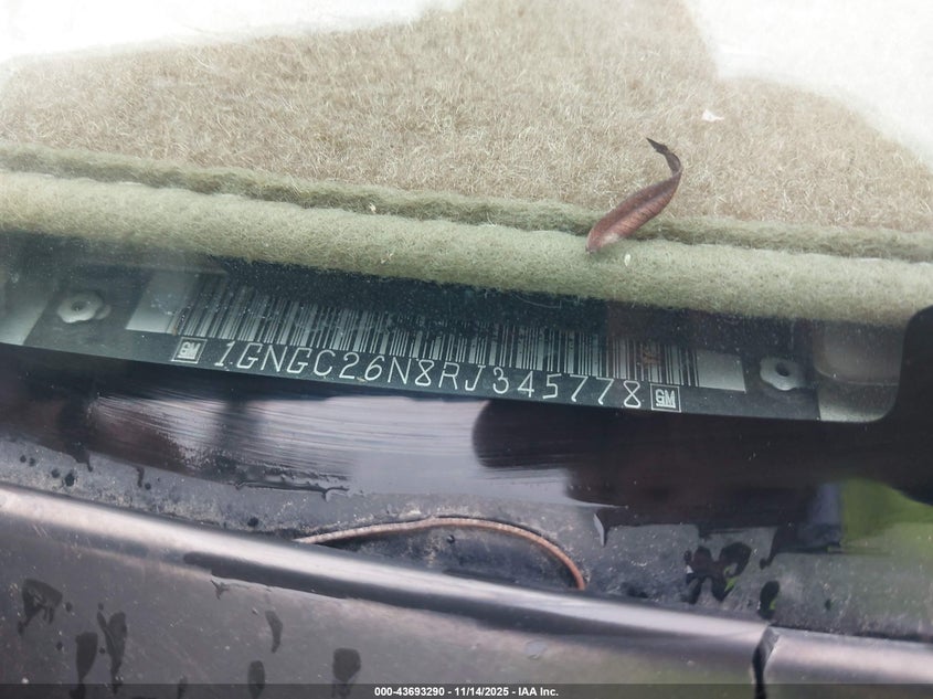 1994 Chevrolet Suburban C2500 VIN: 1GNGC26N8RJ345778 Lot: 43693290