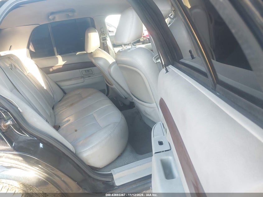 2004 Mercury Grand Marquis Gs VIN: 2MEFM74W54X611797 Lot: 43693367