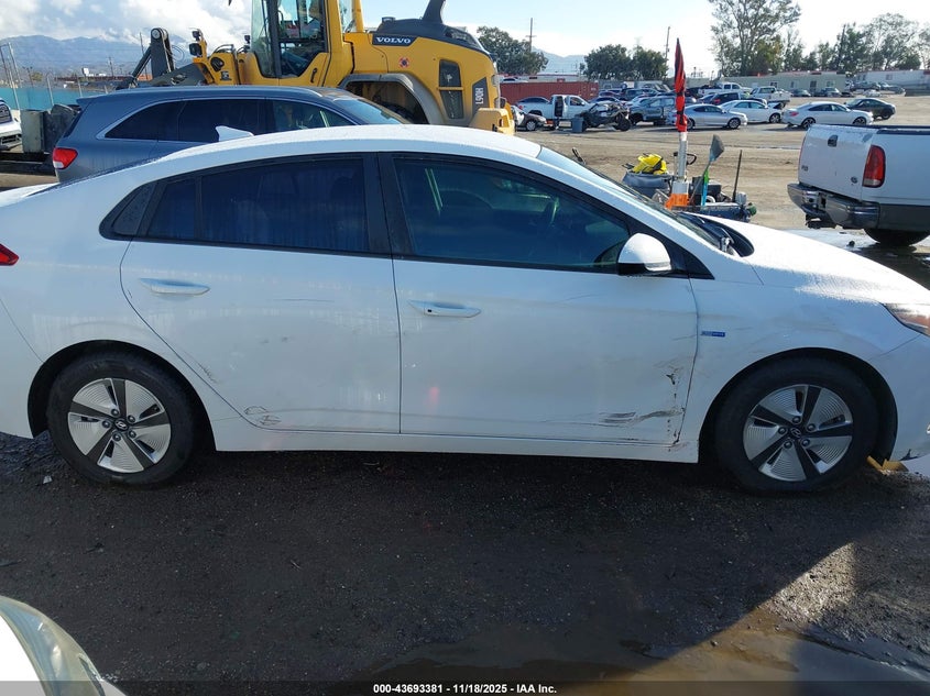 2017 Hyundai Ioniq Hybrid Blue VIN: KMHC65LC2HU050123 Lot: 43693381