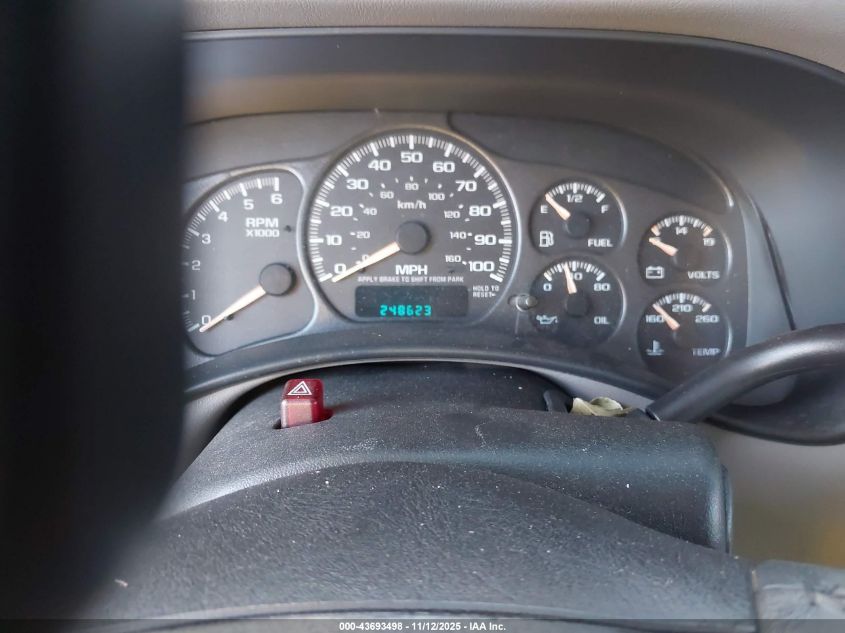 2002 Chevrolet Tahoe Lt VIN: 1GNEC13ZX2J303918 Lot: 43693498