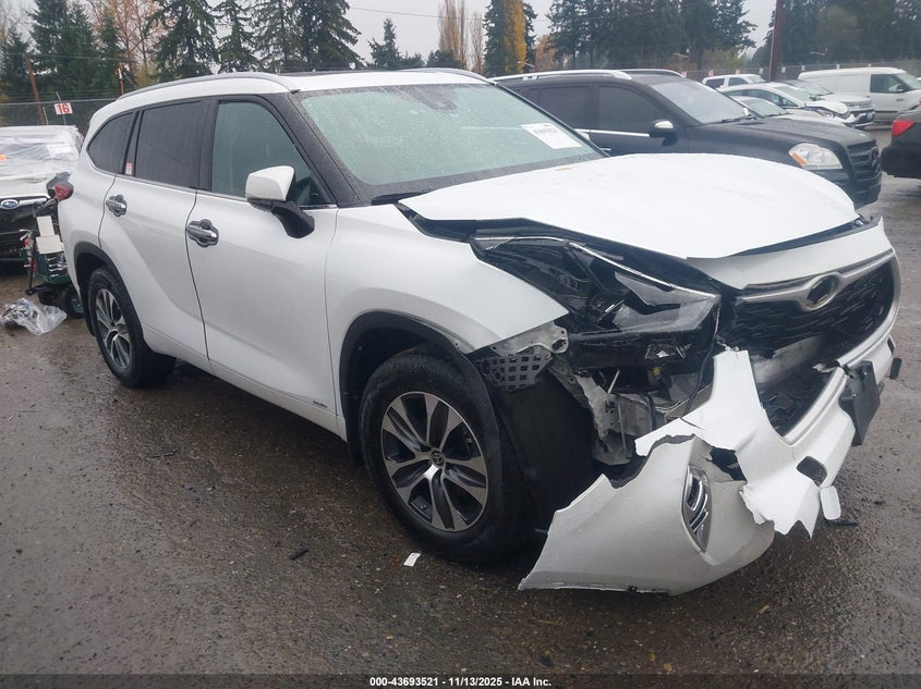 2022 TOYOTA HIGHLANDER HYBRID XLE - 5TDHBRCHXNS537594