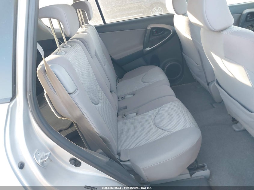 2008 Toyota Rav4 Base V6 VIN: JTMBK33V886034465 Lot: 43693574