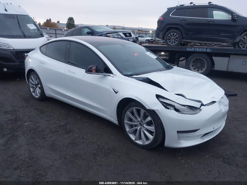 TESLA MODEL 3 LONG RANGE/PERFORMANCE