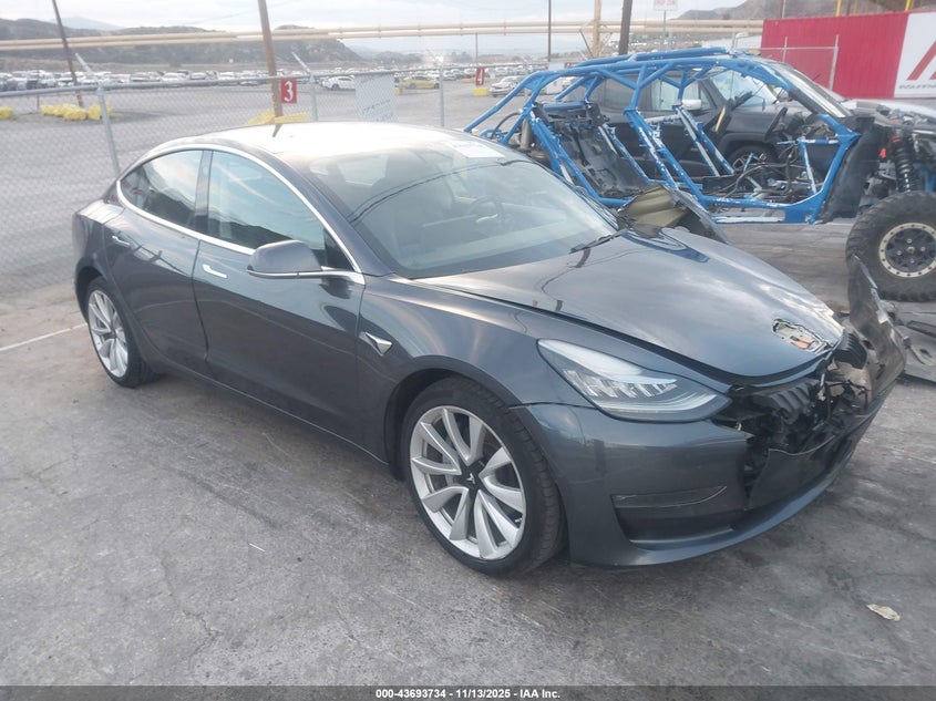 TESLA MODEL 3 LONG RANGE/MID RANGE