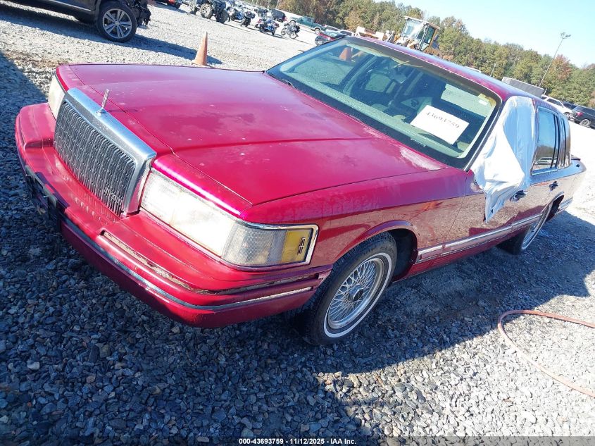 1LNLM81W3RY704691 1994 LINCOLN TOWN CAR photo no. 2