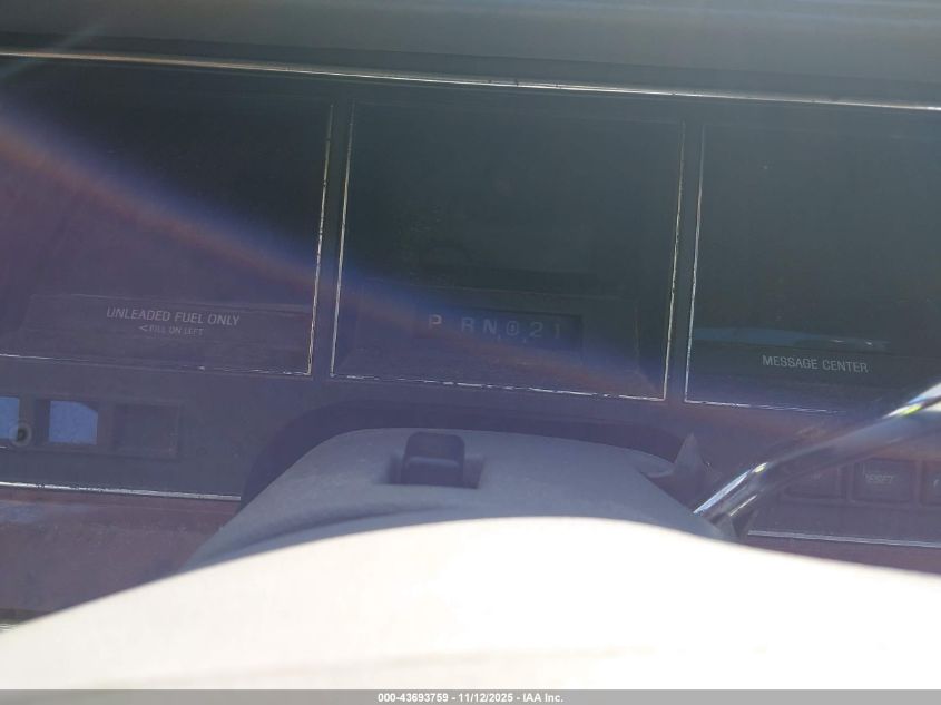 1994 Lincoln Town Car Executive VIN: 1LNLM81W3RY704691 Lot: 43693759