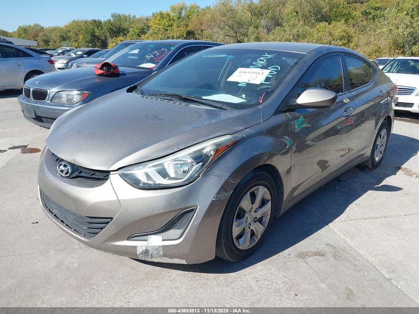 5NPDH4AE2GH753117 2016 HYUNDAI ELANTRA photo no. 2