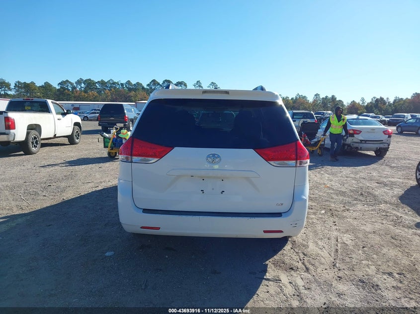 2014 Toyota Sienna Le V6 8 Passenger VIN: 5TDKK3DC5ES505903 Lot: 43693916
