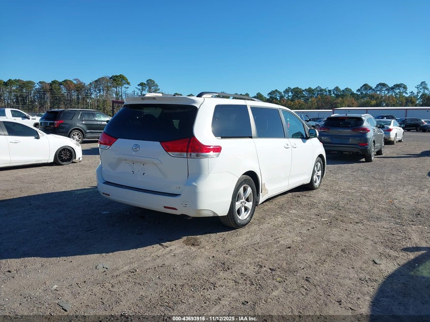 5TDKK3DC5ES505903 2014 TOYOTA SIENNA photo no. 4