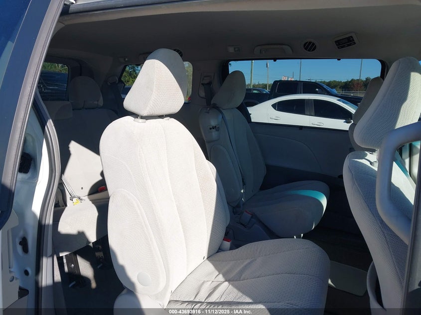 2014 Toyota Sienna Le V6 8 Passenger VIN: 5TDKK3DC5ES505903 Lot: 43693916