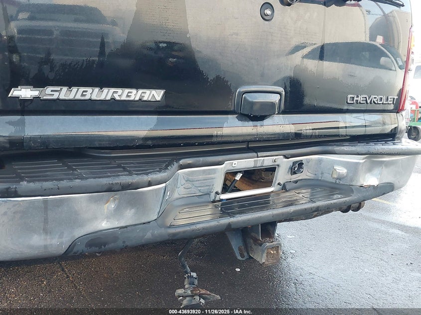 2000 Chevrolet Suburban 1500 Lt VIN: 3GNFK16T3YG121308 Lot: 43693920