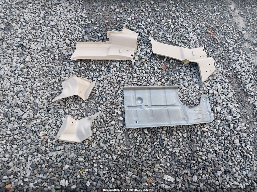 2004 Mazda Mx-5 Miata Ls VIN: JM1NB353740401071 Lot: 43693972